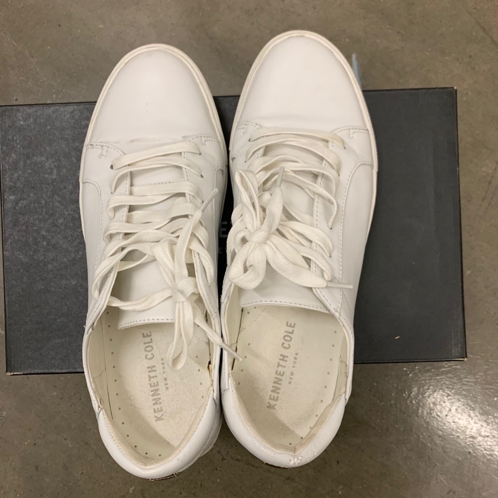 Kenneth Cole leather sneaker.